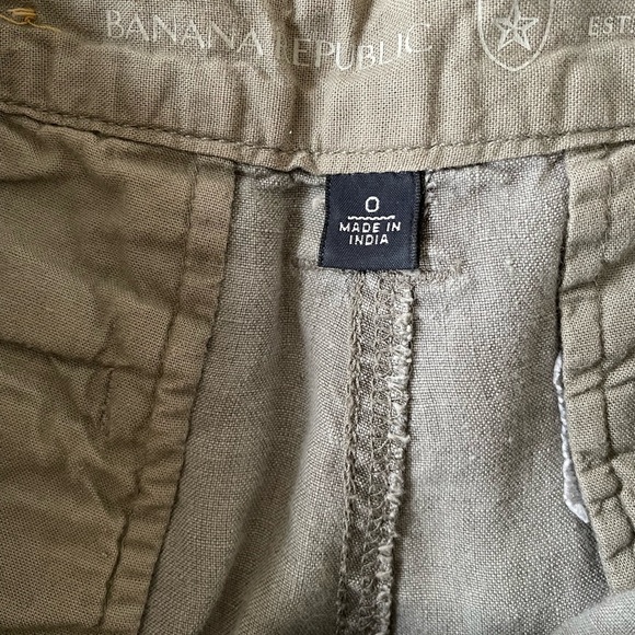 Banana Republic Light Green Linen Cargo Shorts - Picture 3 of 4